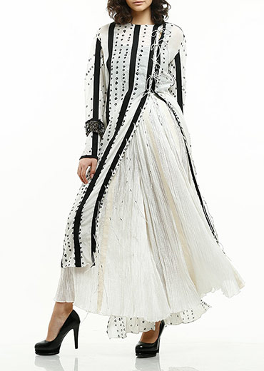 Bandhani print embroidered kurta & white pleated skirt